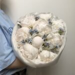 Букет из пионов и оксипеталума