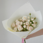 Монобукет из 11 нежных кустовых роз